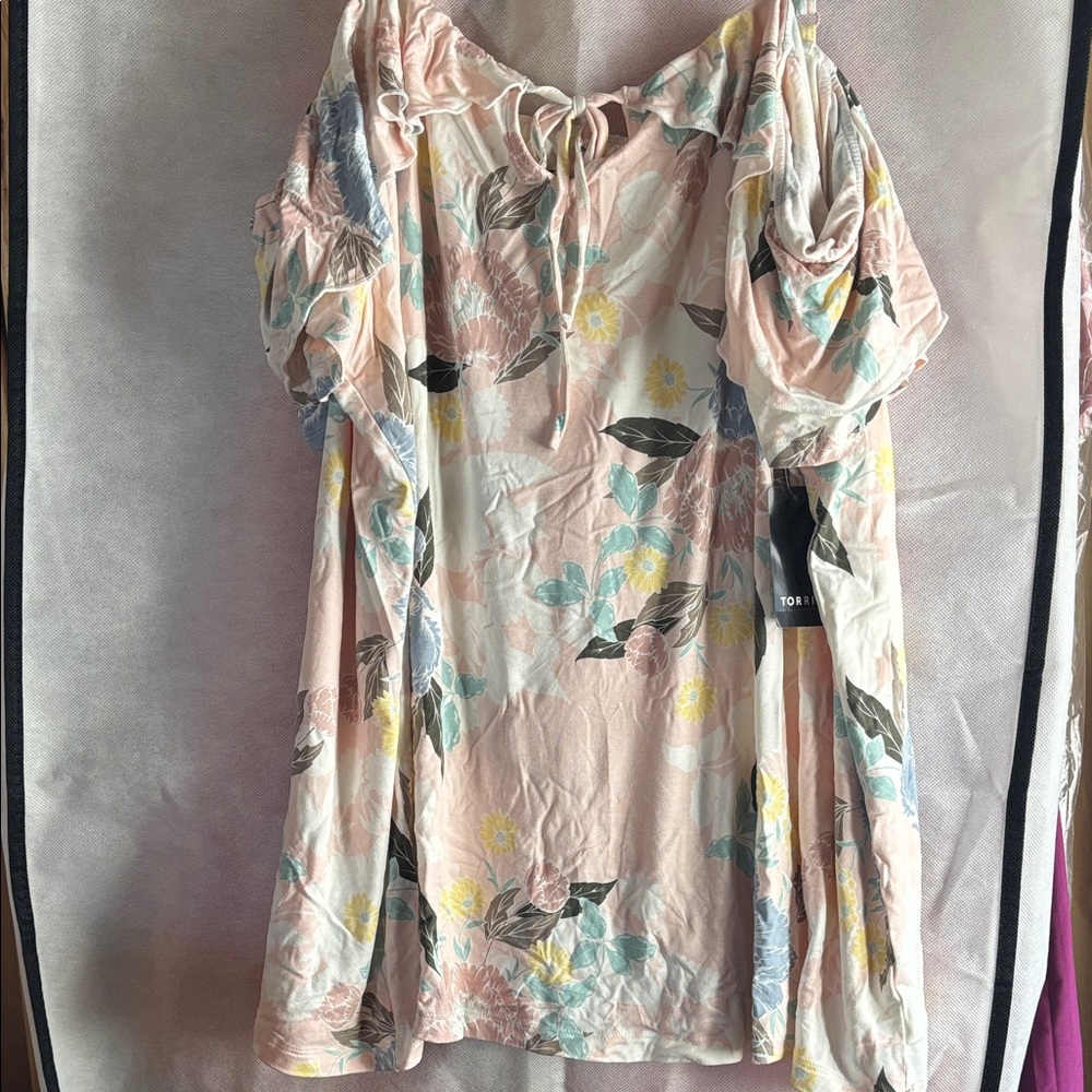 Torrid Pastel Floral Blouse cold shoulder  size 2X